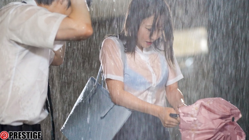avญี่ปุ่น รุมเย็ดครูสาวคนสวยเมื่อชุดของเธอเปียกจนเห็นอกโตๆ ABF-132 1